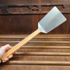 Due Buoi Wide BBQ Spatula - Olive Kitchen Tools