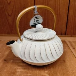 Miya Coffee & Tea Tools Cast Iron Teapot - White + Gold 22oz