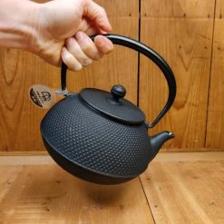 Miya Cast Iron Teapot - Black Hobnail 44oz