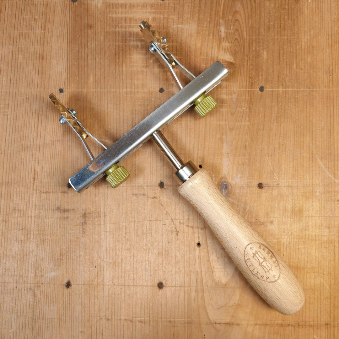 Food Valley S.R.L Kitchen Tools Adjustable Pasta Cutting Wheel With Double Brass Single-toothed Blades