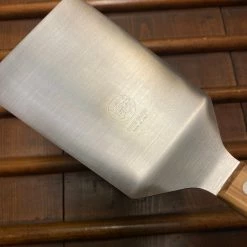 Due Buoi Wide Spatula - Olive Kitchen Tools