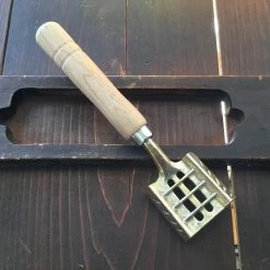 CRAFT Brass Fish Scaler - Winged