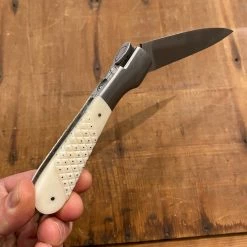 Fontenille Pataud Sperone 12cm Carved Pinned Cow Bone Lockback