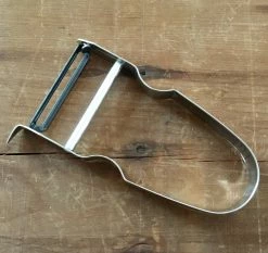 Ambrogio Sanelli Kitchen Tools Castor Peeler - Carbon Steel