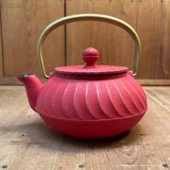 Miya Cast Iron Teapot - Red + Gold 22oz