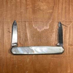 Bernal Cutlery Challenge Cutlery Co 3 1/16” Pen Knife Pearl 1899-1928 The Vault