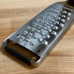 Microplane Extra Coarse Grater - Master Series - Walnut