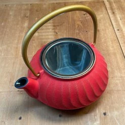 Miya Cast Iron Teapot - Red + Gold 22oz