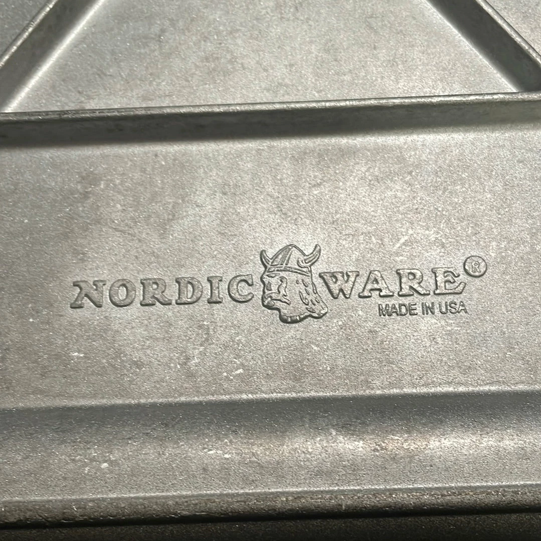Nordic Ware Double Backsplash Griddle